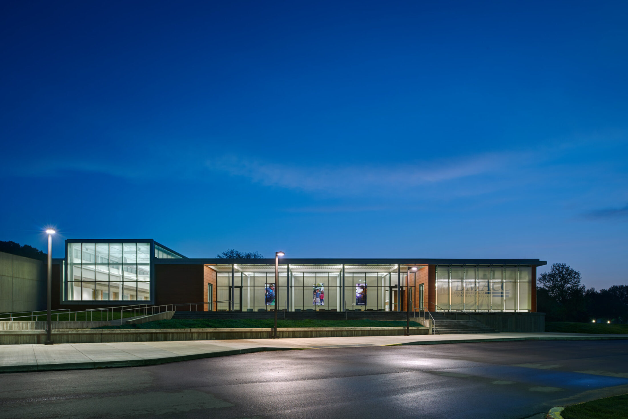 DESMACC Student Services Building INVISION Architecture